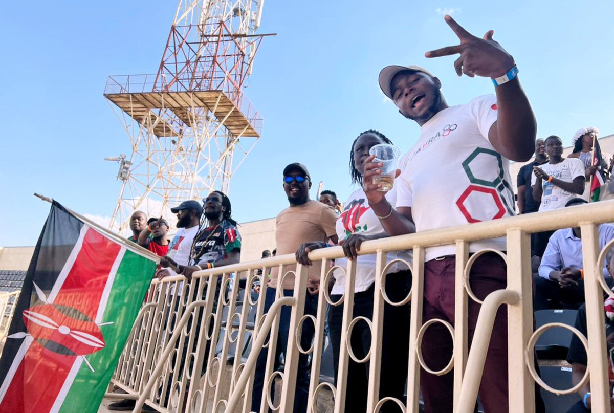 moyasa_ke's tweet photo. Call it the Rugby thrill. Imagine the action at the turf. #TeamChipu is determined to turn around their fortunes and the fans too aren't relenting any bit.
#WorldRugbyU20s
#TalantaHela
#RugbyNaSherehe
#AbabuNaKazi https://t.co/tkEa9MbnAk