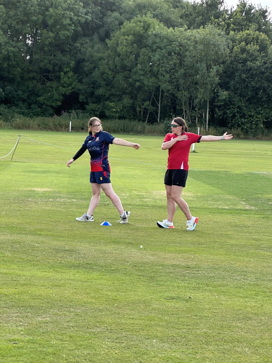 HuttonCCWomen's tweet photo. Great session on Tuesday. After some energetic fielding drills the players rotated through nets with the bowling machine, batting and bowling against each other on the square and 1-1 coaching with fast bowling expert @cathdalton57 Top Session ๐๐ช
#TeamHutton https://t.co/LHhVG5F68D