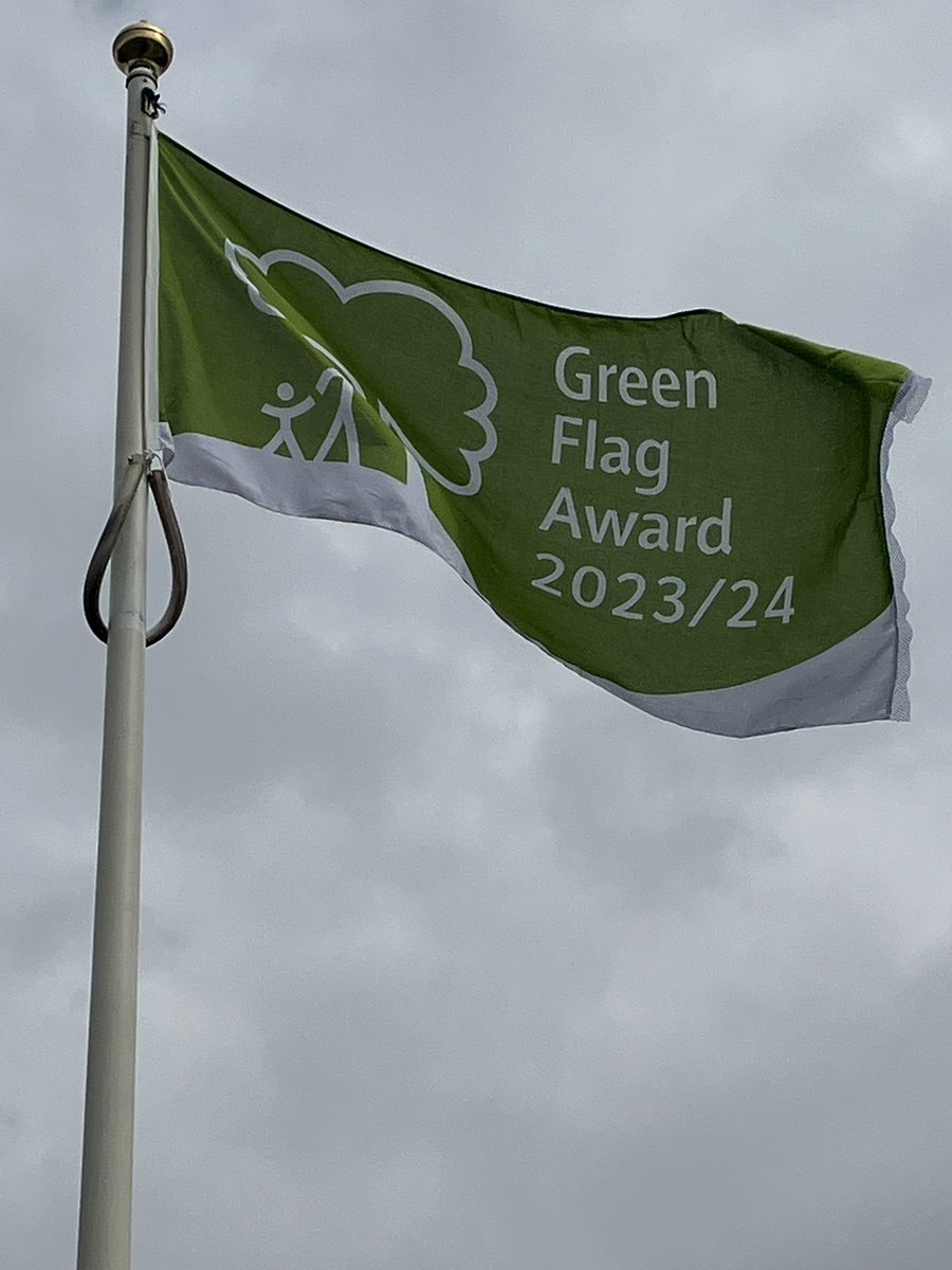 Flying our 2023-24 <a href="/GreenFlagAward/">GreenFlagAward</a> high and proud across both our Clifton and Brackenhurst Campuses <a href="/TrentUni/">Nottingham Trent University</a> 😎