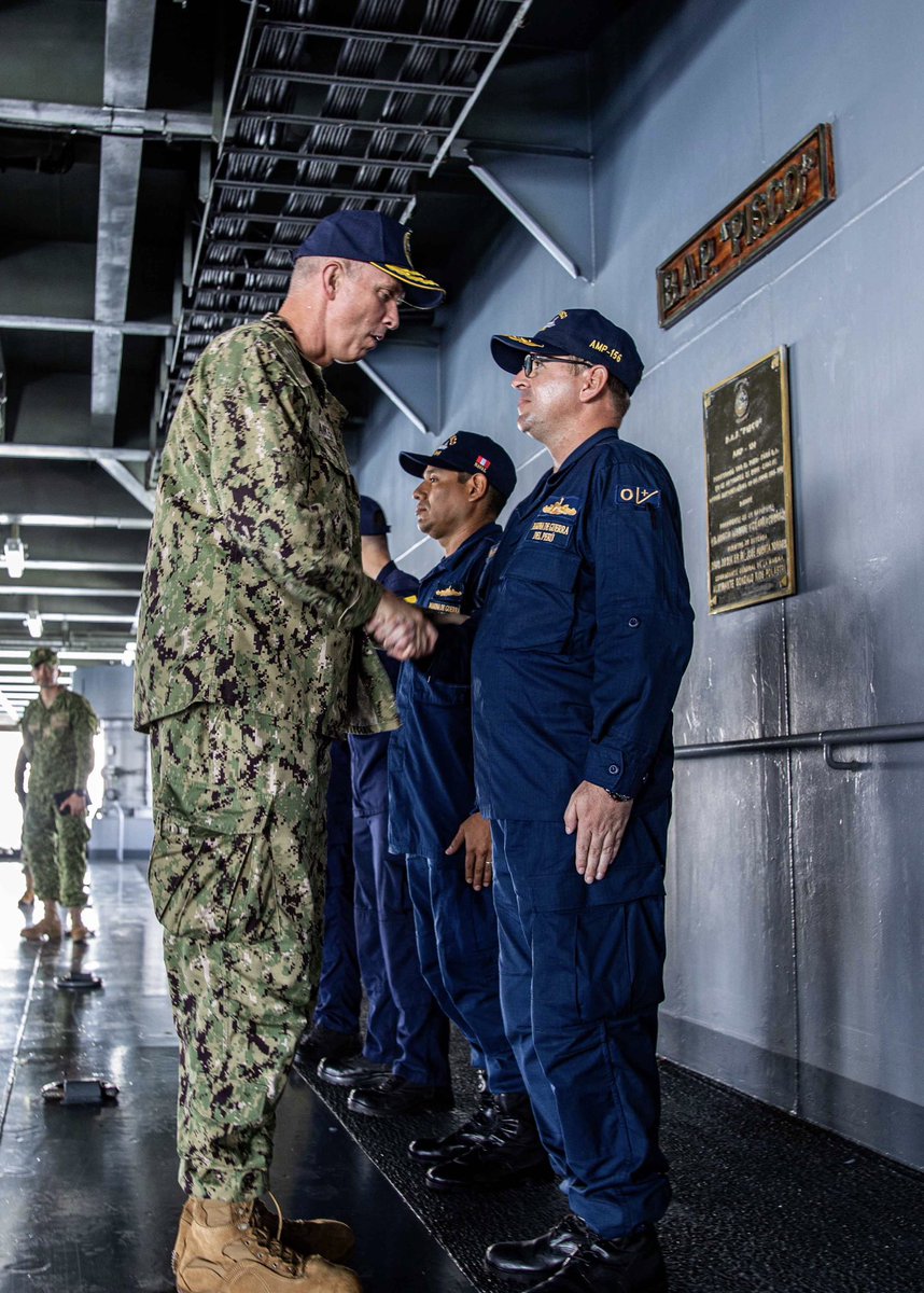 NAVSOUS4THFLT's tweet image. Rear Adm. James Aiken, Commander, U.S. Naval Forces Southern Command/U.S.  4th Fleet visits the Peruvian Navy Flagship BAP Pisco (AMP 156) during #UNITASLXIV . #MaritimePartnerships #Teamwork