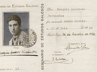 O futuro historiador e investigador #XaquínLorenzo #Xocas ingresou con só 18 anos no #SeminariodeEstudosGalegos cun traballo sobre o carro galego  <a href="/Otero_Pedrayo/">Fundación Otero Pedrayo</a> <a href="/FVicenteRisco/">Fundación Vicente Risco 🛰</a> <a href="/apatrigal/">Asociación para a defensa do Patrimonio Galego</a> <a href="/ACBoveda/">AC. Alexandre Bóveda 🛰</a> <a href="/limiator/">Xavier Feix</a> <a href="/xaquinmarin/">Xaquín Marín</a>