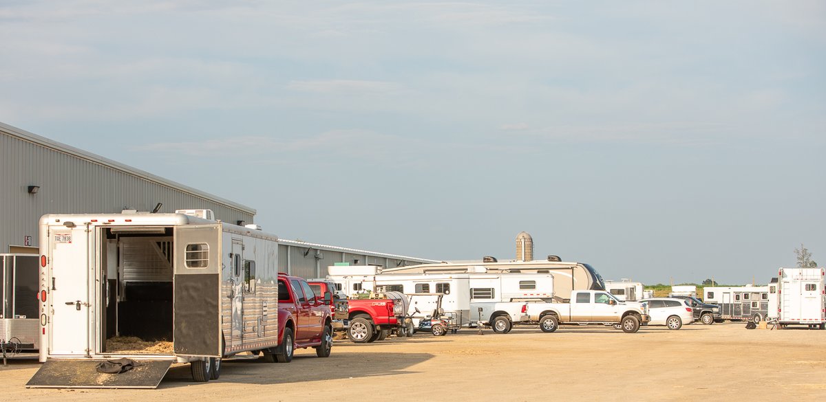 MichianaEvents's tweet photo. The horses have been arriving steadily for the Finish Line Quarter Horse Show, it's going to be a full house. Have a great show!

https://t.co/Xo5ChU2gNu https://t.co/zJvNCfYJGI