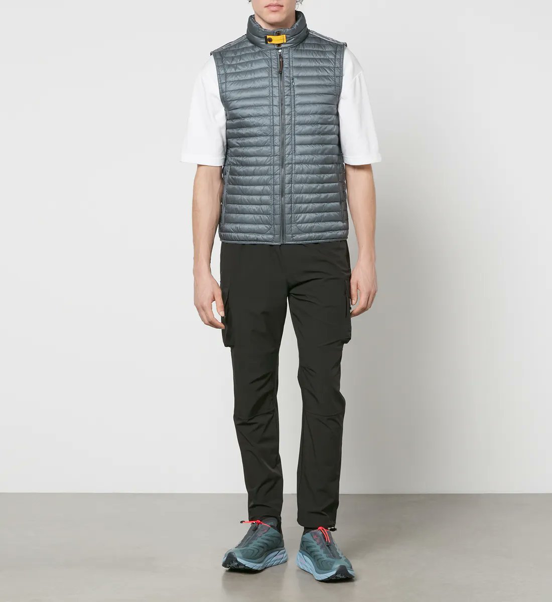 CasualSpotter's tweet image. Big discounts @Coggles , like these Parajumpers jackets with up to 80% off😱
Shell jacket     : £470➡️£94 (M|L).
Shell gilet         : £345➡️£69 (M|L).
Padded jacket: £394➡️£158 (S-L).
Bomber jacket: £460➡️£184 (S-XL).
tidd.ly/3OlH26n
⬆️Shop all sale here⬆️ #parajumpers