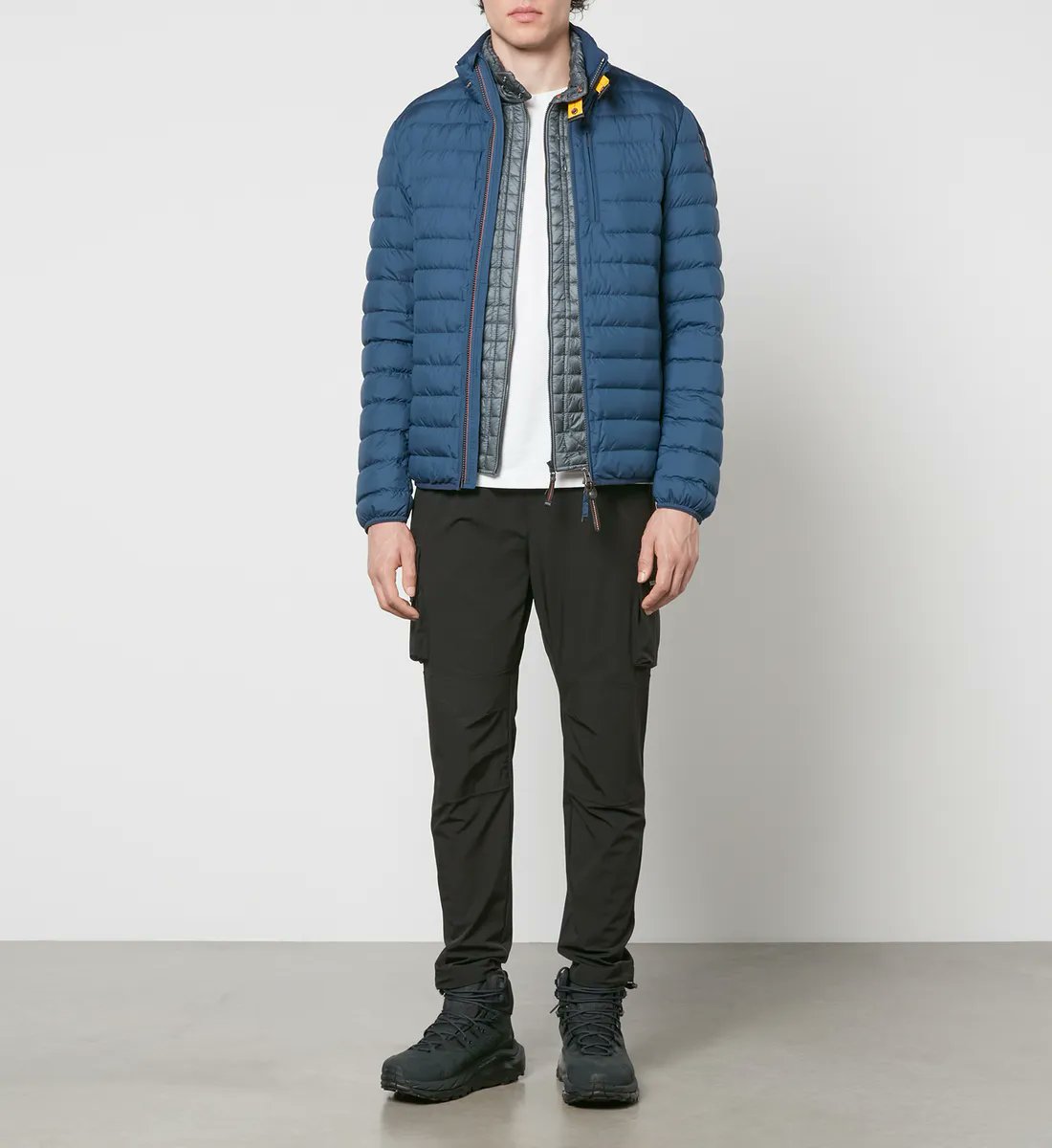 CasualSpotter's tweet image. Big discounts @Coggles , like these Parajumpers jackets with up to 80% off😱
Shell jacket     : £470➡️£94 (M|L).
Shell gilet         : £345➡️£69 (M|L).
Padded jacket: £394➡️£158 (S-L).
Bomber jacket: £460➡️£184 (S-XL).
tidd.ly/3OlH26n
⬆️Shop all sale here⬆️ #parajumpers