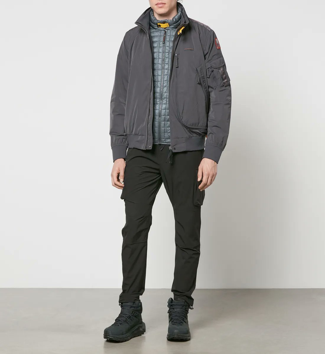 CasualSpotter's tweet image. Big discounts @Coggles , like these Parajumpers jackets with up to 80% off😱
Shell jacket     : £470➡️£94 (M|L).
Shell gilet         : £345➡️£69 (M|L).
Padded jacket: £394➡️£158 (S-L).
Bomber jacket: £460➡️£184 (S-XL).
tidd.ly/3OlH26n
⬆️Shop all sale here⬆️ #parajumpers