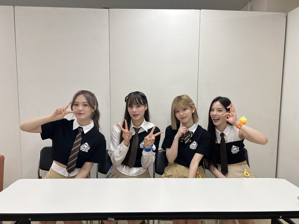 NiziU__official's tweet photo. [#NiziU_NOW]
マコの1コマ 🧡 Ep.8 
(🥥COCO! DOCO? OSAKA! DAY2)
https://t.co/5mEprPEsq4

#NiziU #ニジュー #니쥬 #WithU
#NiziU_tour #ココ夏Fes #COCOnutFes https://t.co/pAW0Xope7J