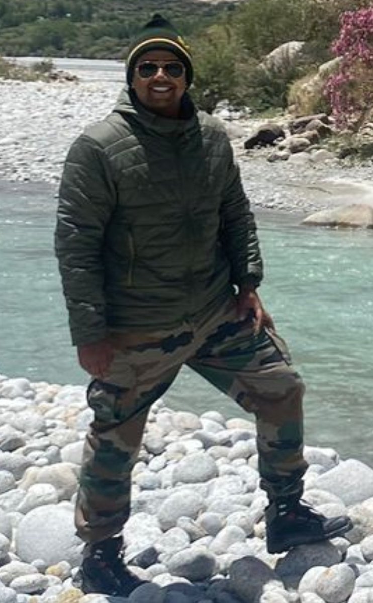 Captain Anshuman Singh, #ArmyMedicalCorps, laid down his life while trying to save soldiers in a fire accident at Siachen glacier earlier yesterday - 19 July 2023. 

He was married recently 
A young soldier sacrificed his life saving his fellow soldiers and for all of us. 

Jai…