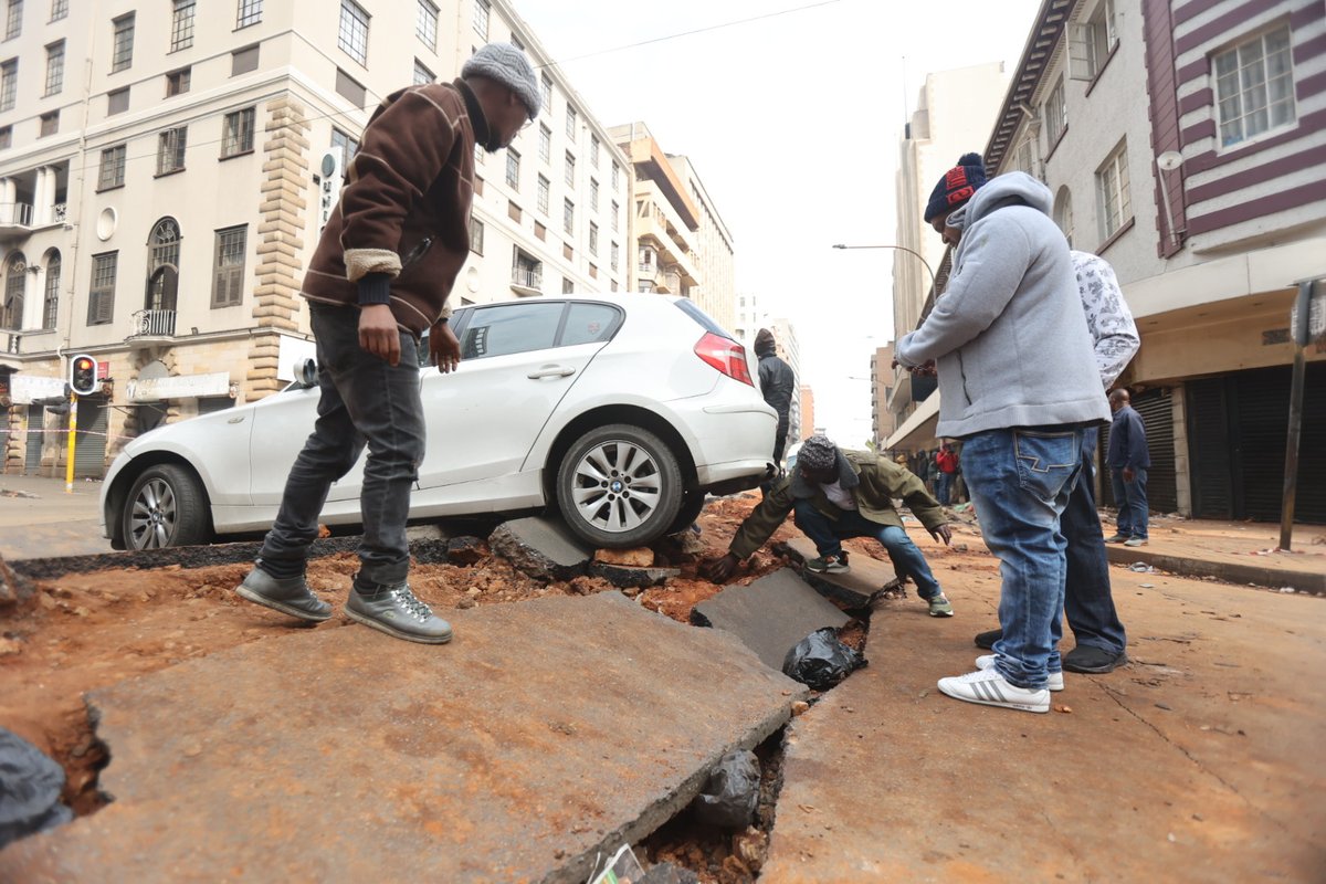 amuchaveantonio's tweet photo. Johannesburg CBD explosion yesterday,Bree street. 
@SowetanLIVE 
#EXPLOSION https://t.co/UBKltsVW7M