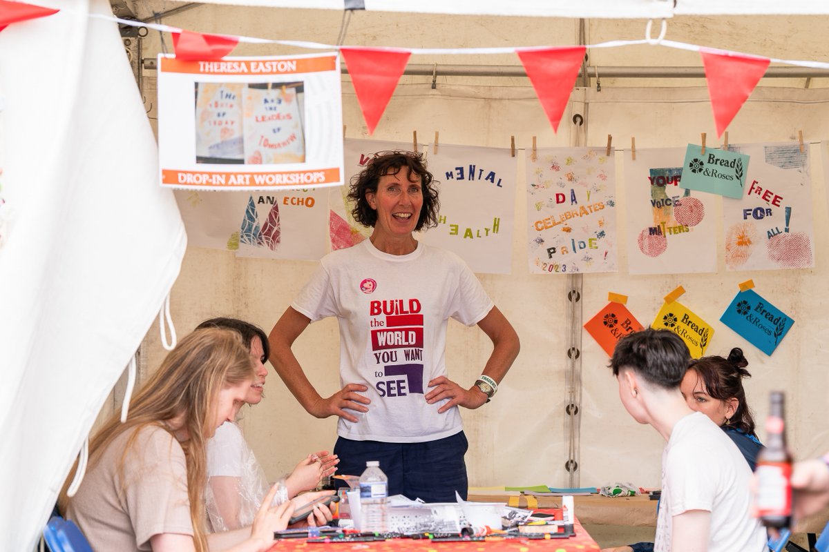 RedhillsDurham's tweet image. We adored hosting artist workshops at this year&apos;s @durhamgala a very big thank you to @theresaeaston Charlotte and Holly for working with young people on art  inspired by the social causes that mean the most to them #thefuturewebuild