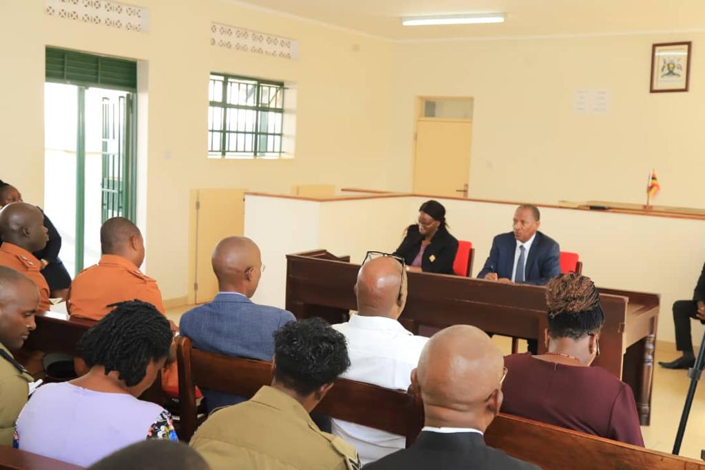 BeckyJuna's tweet photo. The DCJ was received by the Head of Circuit, Mbarara, Lady Justice Joyce Kavuma, Deputy Registrars; HW Dr Alex Mushabe (Private Legal Secretary to the DCJ, HW Zulaika Nanteza; Chief Magistrates, HW Winnie Naigaga Kyobika (Ibanda), @kyobiika @JudiciaryUG https://t.co/2Wl4yTKHiY