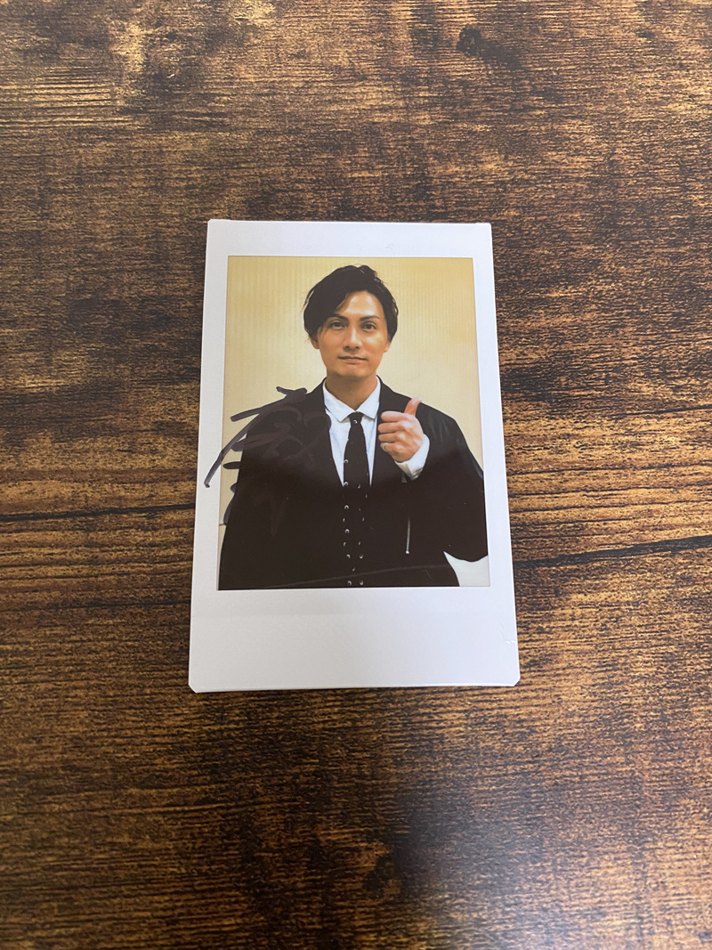 theatergirl_jp's tweet photo. ＼フォロー&amp;RTで応募／

#加藤和樹 さんのサイン入りチェキを抽選で1名様にプレゼント🎁

■応募方法
①@theatergirl_jpをフォロー
②このツイートをRT

前編https://t.co/ns5R4NXGbv
後編https://t.co/JlWS2KwZDm

［8/10(木)応募締切］

#ファントム2023 https://t.co/VNegKXOLJi