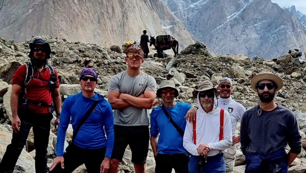 basitrono1's tweet photo. 3.Camping with fellow trekkers from all over the world creates a sense of camaraderie and shared experience that is hard to match. You feel a deep connection to nature and to the people around you, and you come away from the experience with a renewed appreciation for the beauty &amp; https://t.co/zrBtIPZi73
