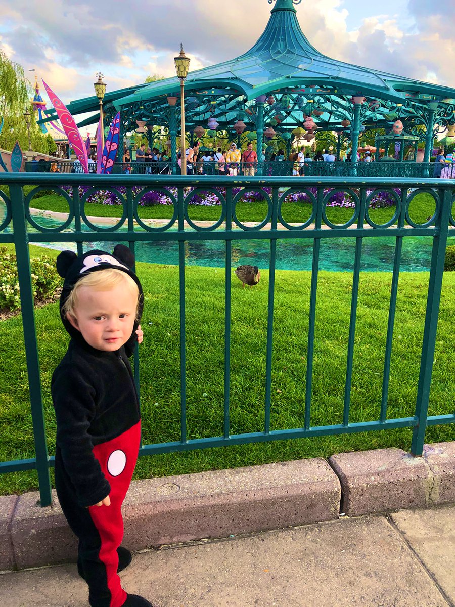 theDLPDarling's tweet photo. Had too much fun to tweet yesterday, if you saw a tiny naughty mouse around it was Jules @DisneyParis_EN  all full after a delightful meal at Walt’s https://t.co/35wHa9x1NC