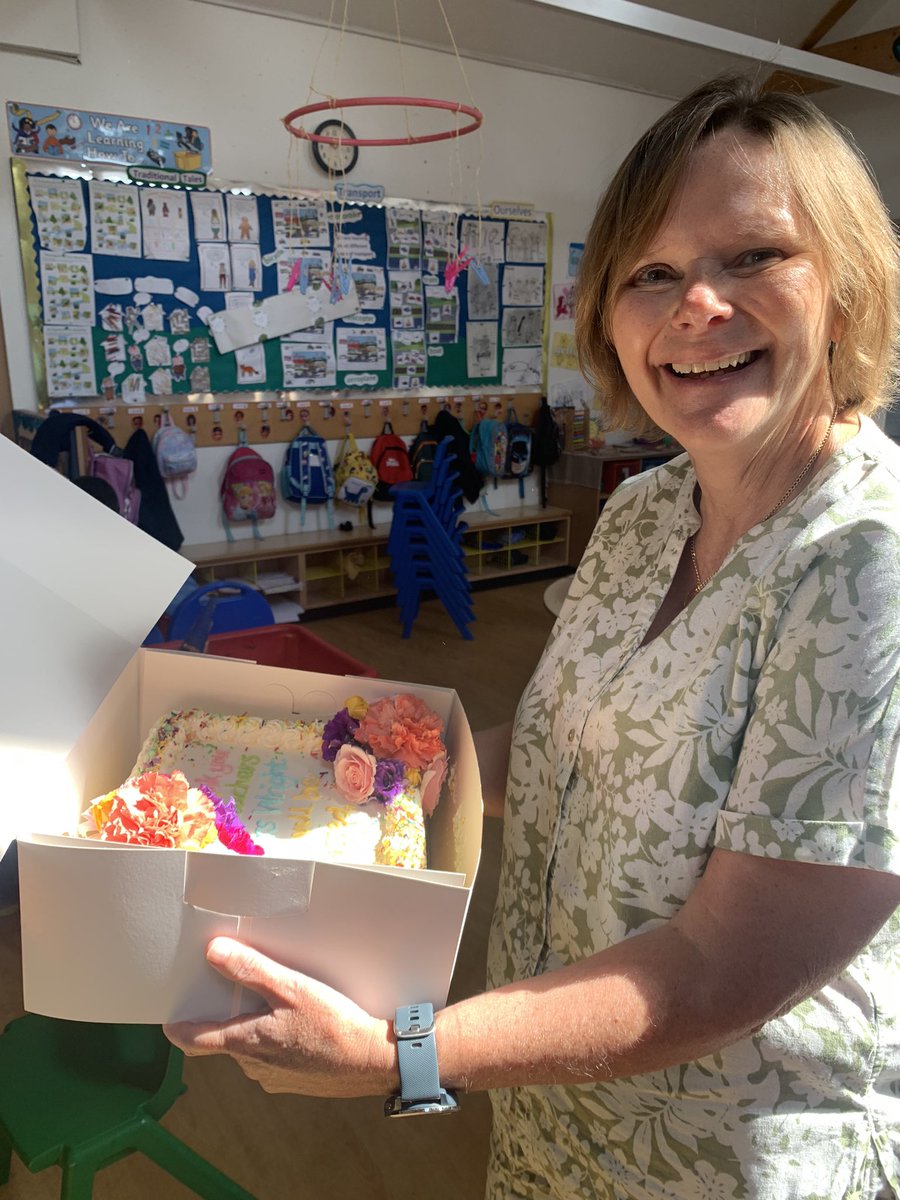 A beautiful cake for the Early Years Team and to say farewell to Mrs Wright made by Anita, one of our parents. Thank you! And thank you to Mrs Wright for her 26 years of service. You will be missed.