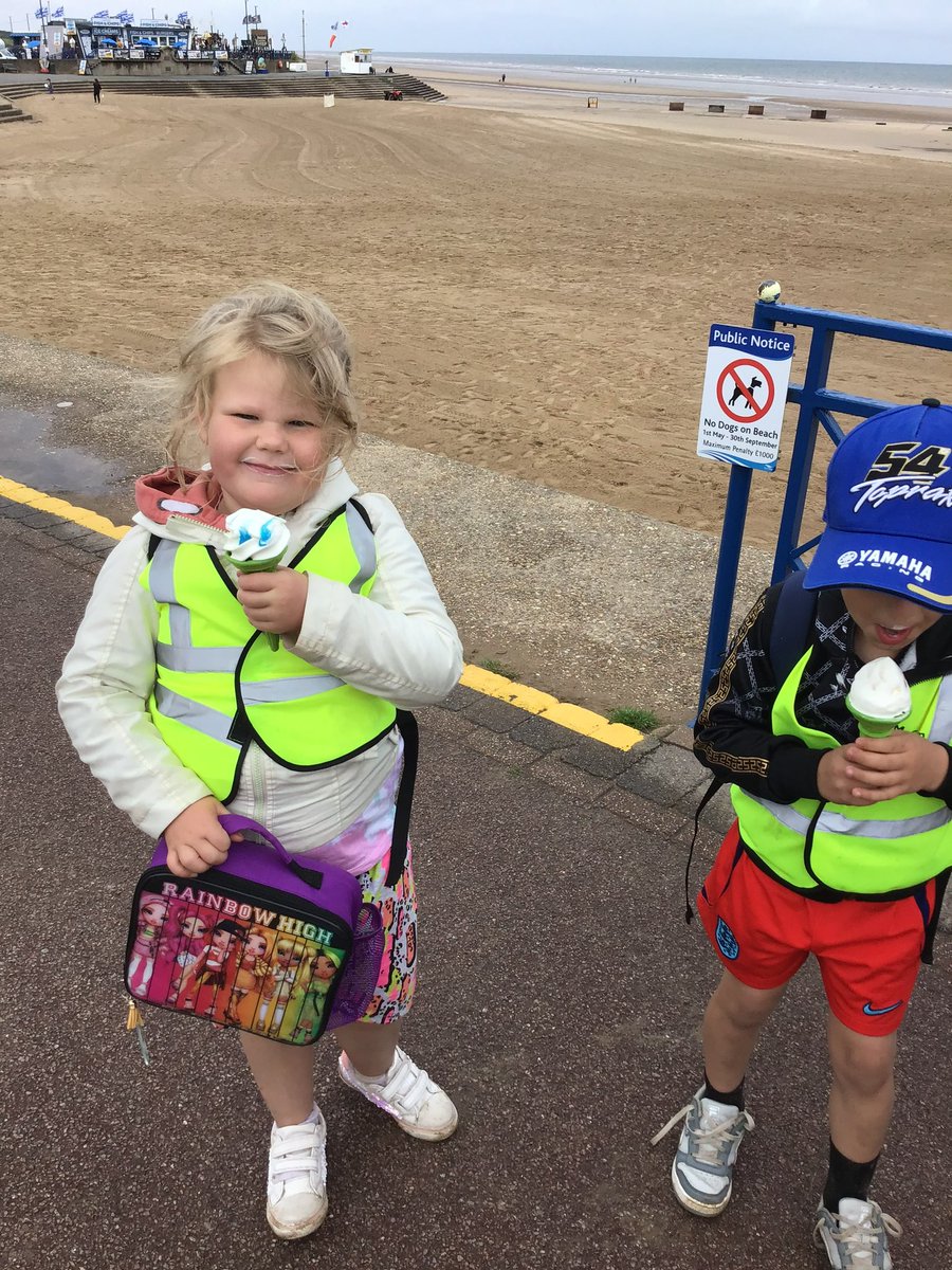 StPetersAcad's tweet photo. 🌧️ Despite the rain, we had a splashing good time at Mablethorpe! ☔️☀️ We didn't let a little drizzle dampen our spirits as we explored the coastal town of Mablethorpe. From jumping in puddles to building sandcastles by the beach, their adventurous energy was unstoppable! 🏖️⛱️ https://t.co/cVuuUAMl0q