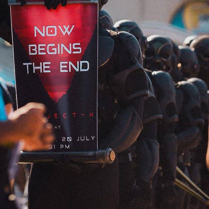 SohelAn45782192's tweet photo. 🚨 «Project K» raiders at “Comic- Con 2023”, San Diego, USA
🔰 First Glimpse Today ‹July 20› in ‘USA’ & Tomorrow ‹July 21› in ‘INDIA’.
#Prabhas #AmitabhBachchan #DeepikaPadukone #NagAshwin #ProjectK #GlimpseOutToday https://t.co/T70MXUTXlm