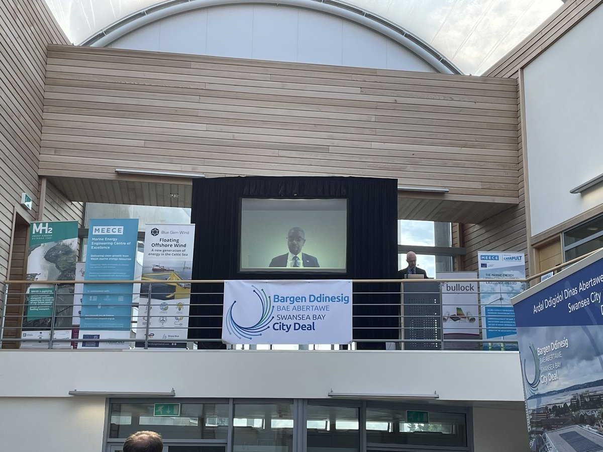 Very pleased to be exhibiting at the Bridge Innovation centre @SBCityDeal Campuses project, @vaughangething kicking us off 
#innovation #healthcare #sportstechnology @SwanseaUni @SwanseaMedicine @iLab_Swansea