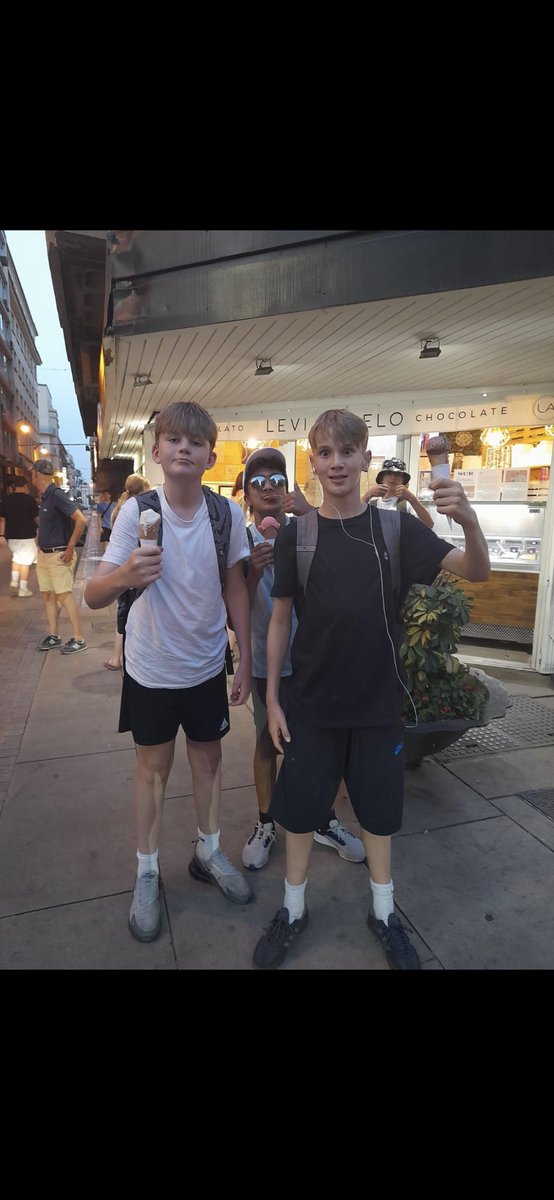 MFLNWHS1's tweet photo. The ice creams went down a treat in the Spanish heat. 🍦🇪🇸 https://t.co/J48DuYxqq5