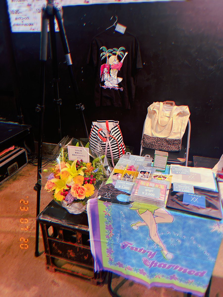 Velka_JPN's tweet photo. もうすぐOPENしますよー！🙌🏻🧡

物販はOPEN後から行っております🙆🏼‍♀️
終演後物販は混雑が予想されますので、
早めに購入したい方はぜひ
お立ち寄りくださいませ〜！🎸🥁✨ https://t.co/9o0mzEqLZA