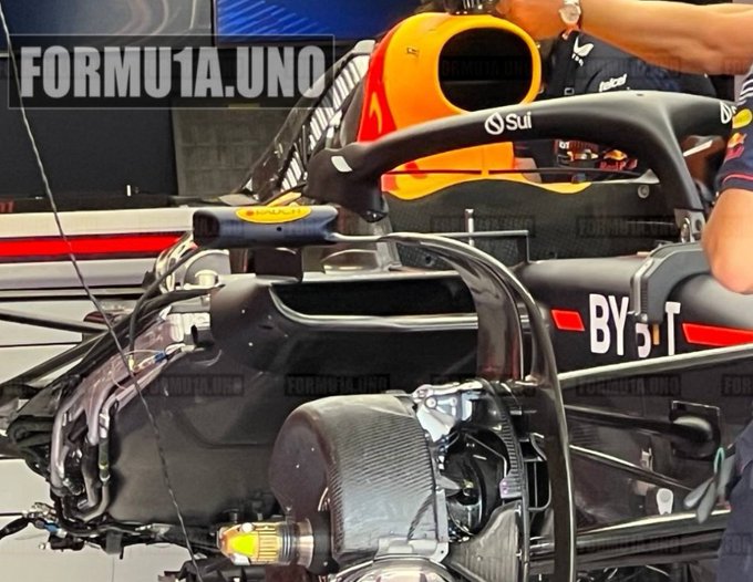 F1eD_MoWYAAZnko?format=jpg&name=small
