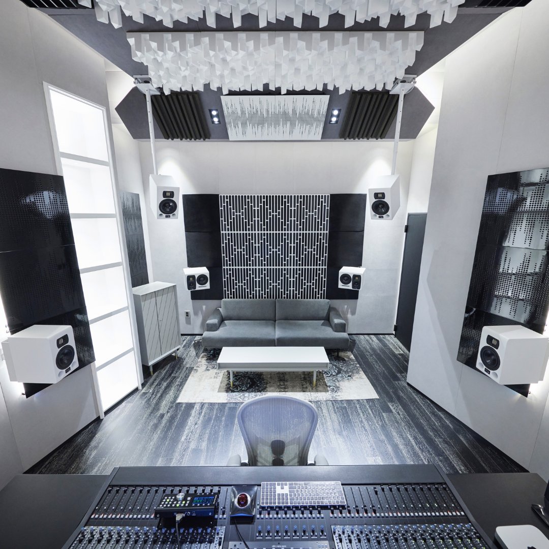 Revisiting a project by <a href="/Gearlounge/">Gearlounge</a>  for GLAB Studios. The equipment has been recently upgraded, breathing new life into this timeless space. The predominantly white palette creates an air of freshness, while providing both aesthetic appeal and enhanced sound quality.