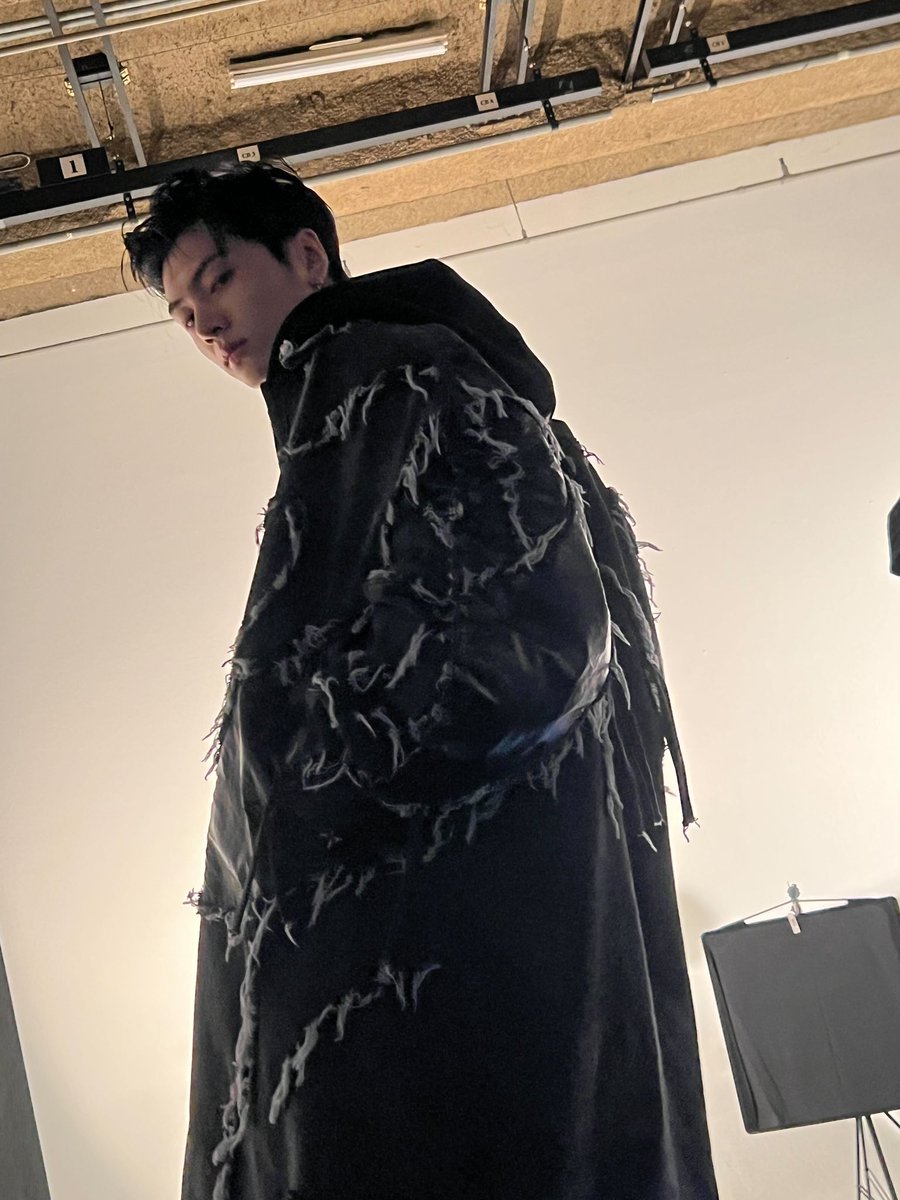 Jonyseong's tweet photo. I just wrapped up the most amazing photo shoot for ELLE! created compelling positions in front of the camera, feeling like a true star while wearing this black coat. can't wait to show you the amazing results! Stay tuned for some fantastic fashion that will inspire and enchanting https://t.co/8xVSdrCm6q