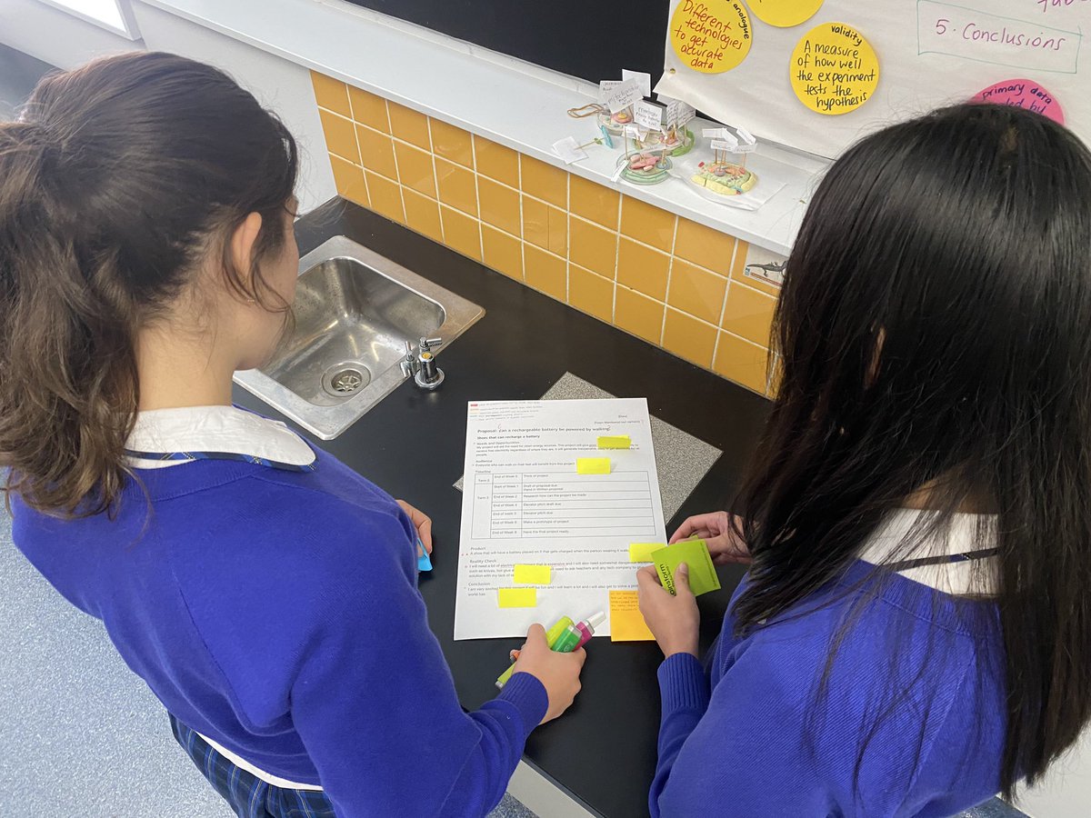 reneecarniato's tweet photo. Y11 #investigatingscience depth study. Students used peer feedback to critique their proposal. “Convince us that your idea for study is worth our attention”. Some really specific helpful ideas on their 1st drafts and great project ideas! @SJPHS @SooWaesch @MutschallTina https://t.co/CmbjWXZ1yA