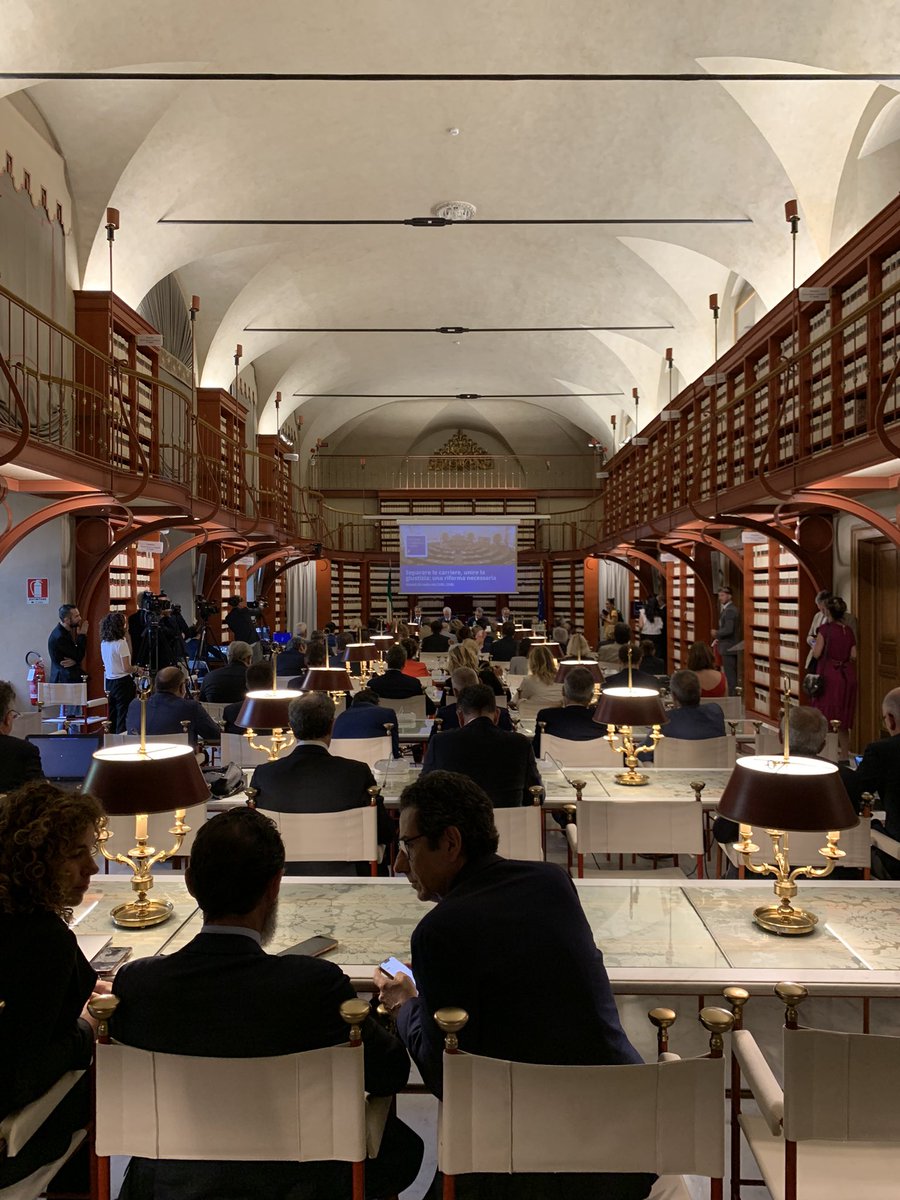 🔵Ha inizio il convegno dal titolo “Separare le carriere, unire la giustizia: una riforma necessaria”. 

📌Segui la diretta del convegno sul nostro canale Facebook.

#ocf #ocforganismo #nordio #giustizia #avvocatura #separazione #carriere #roma #20luglio