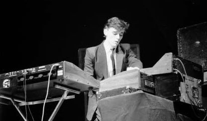 NYcheesy's tweet photo. Happy Birthday 🎈🎹
#MickMacNeil 6️⃣5️⃣
#SimpleMinds
‘I Travel’ (12”)
https://t.co/X0Sl6Qh9YF via @YouTube https://t.co/zm2eW9MknI