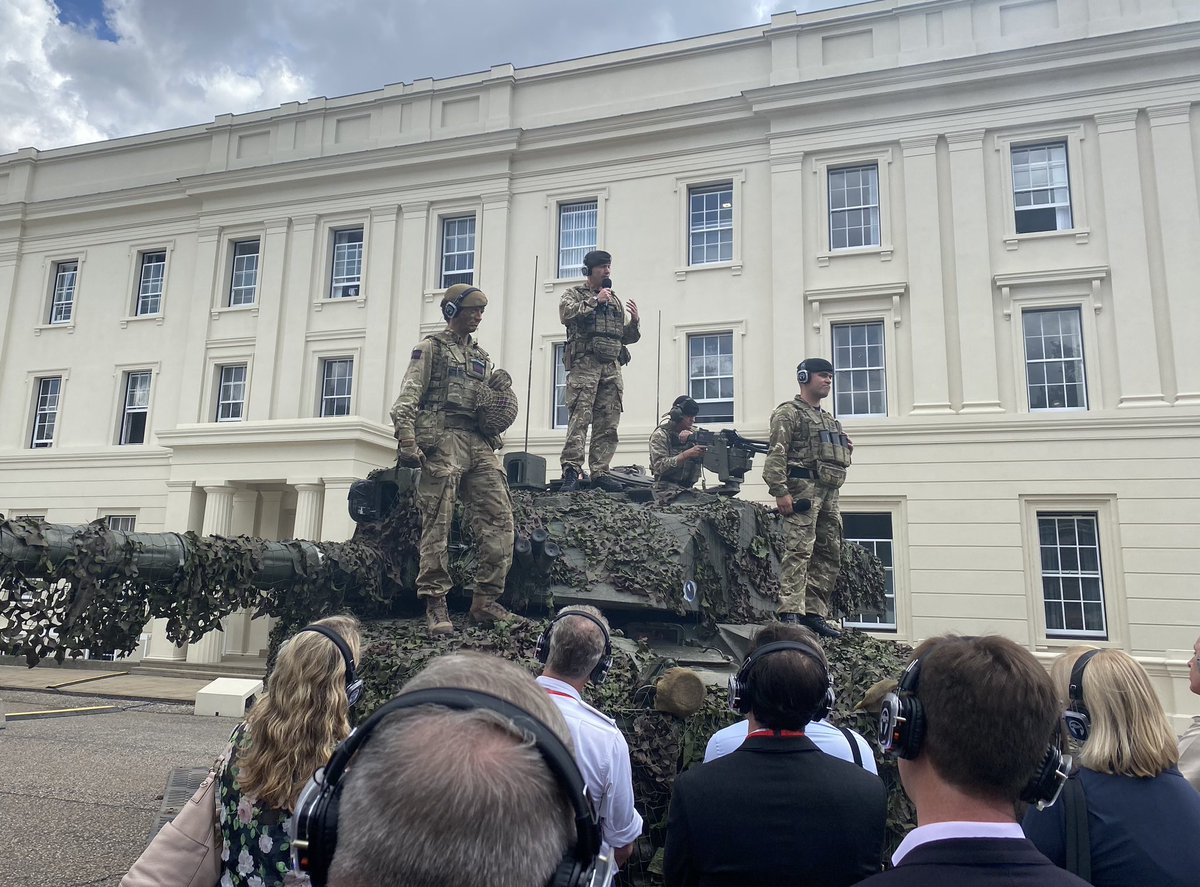 ChrisDuffy_Me's tweet photo. Delighted to represent Cardiff and Vale College today at the @ArmyExpo23 in London. An outstanding event which demonstrated how the Army carries out itβs role to face ever changing challenges at home and internationally. #ArmyExpo23 #DefenceERS https://t.co/q2OEzVdNPv