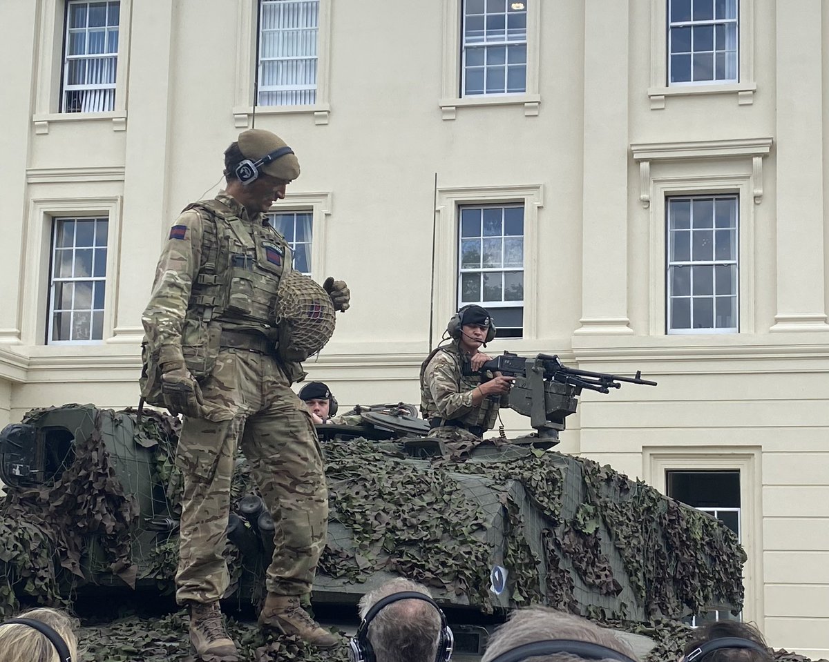 ChrisDuffy_Me's tweet photo. Delighted to represent Cardiff and Vale College today at the @ArmyExpo23 in London. An outstanding event which demonstrated how the Army carries out itβs role to face ever changing challenges at home and internationally. #ArmyExpo23 #DefenceERS https://t.co/q2OEzVdNPv