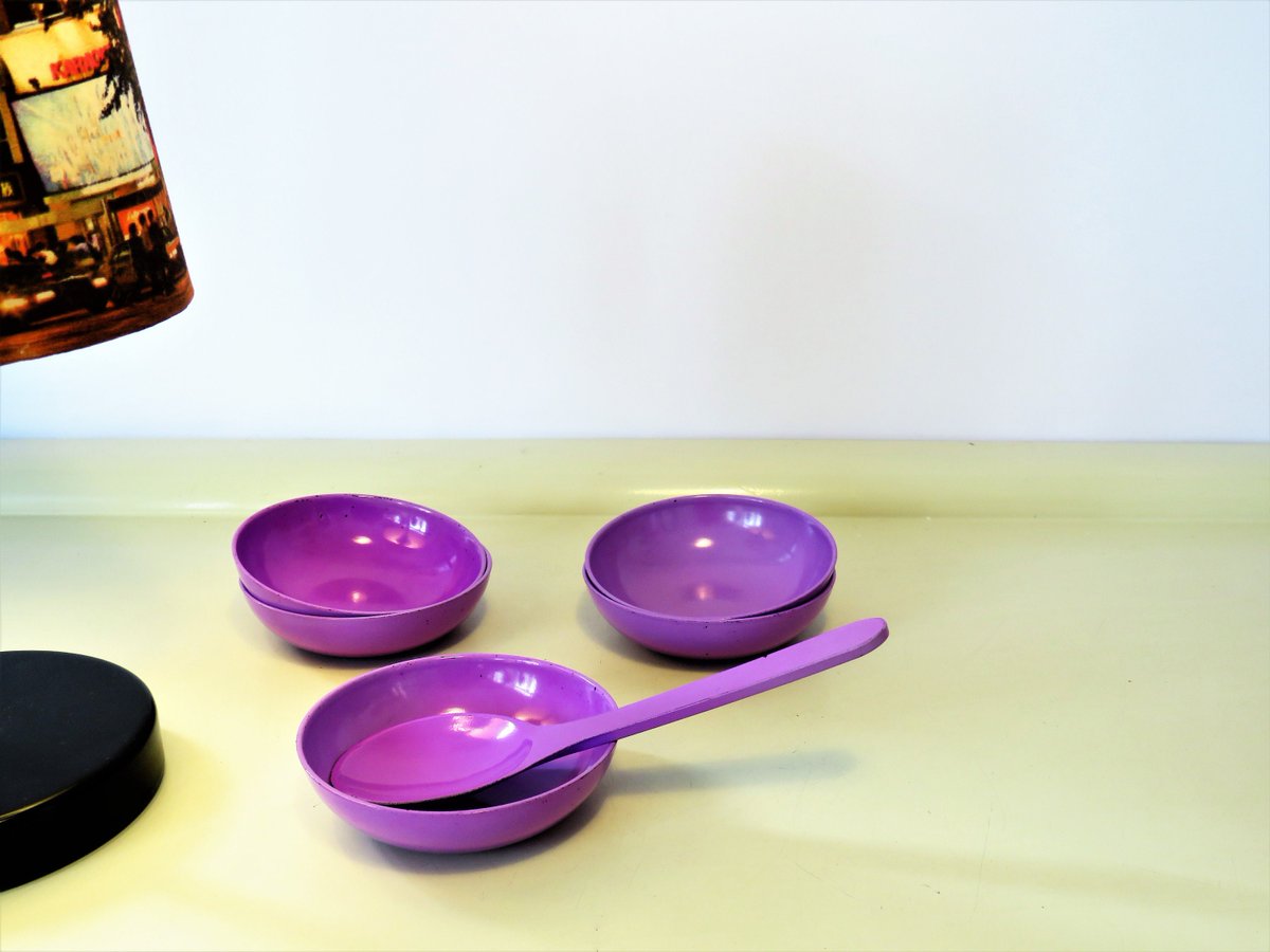 MaLanterne's tweet photo. Vintage Retro Snack Server, Ball with Five Bowls and a Spoon, Melamine Retro Snack Server, Bright Purple Color, Space Age, Holland, 70s https://t.co/IbuUzvckAF #Fashion #Free shipping #Home decor #Holidays #Jack Smith #Vintage #Retro #Sales #DiningAndServing https://t.co/AMQNVJrYZd