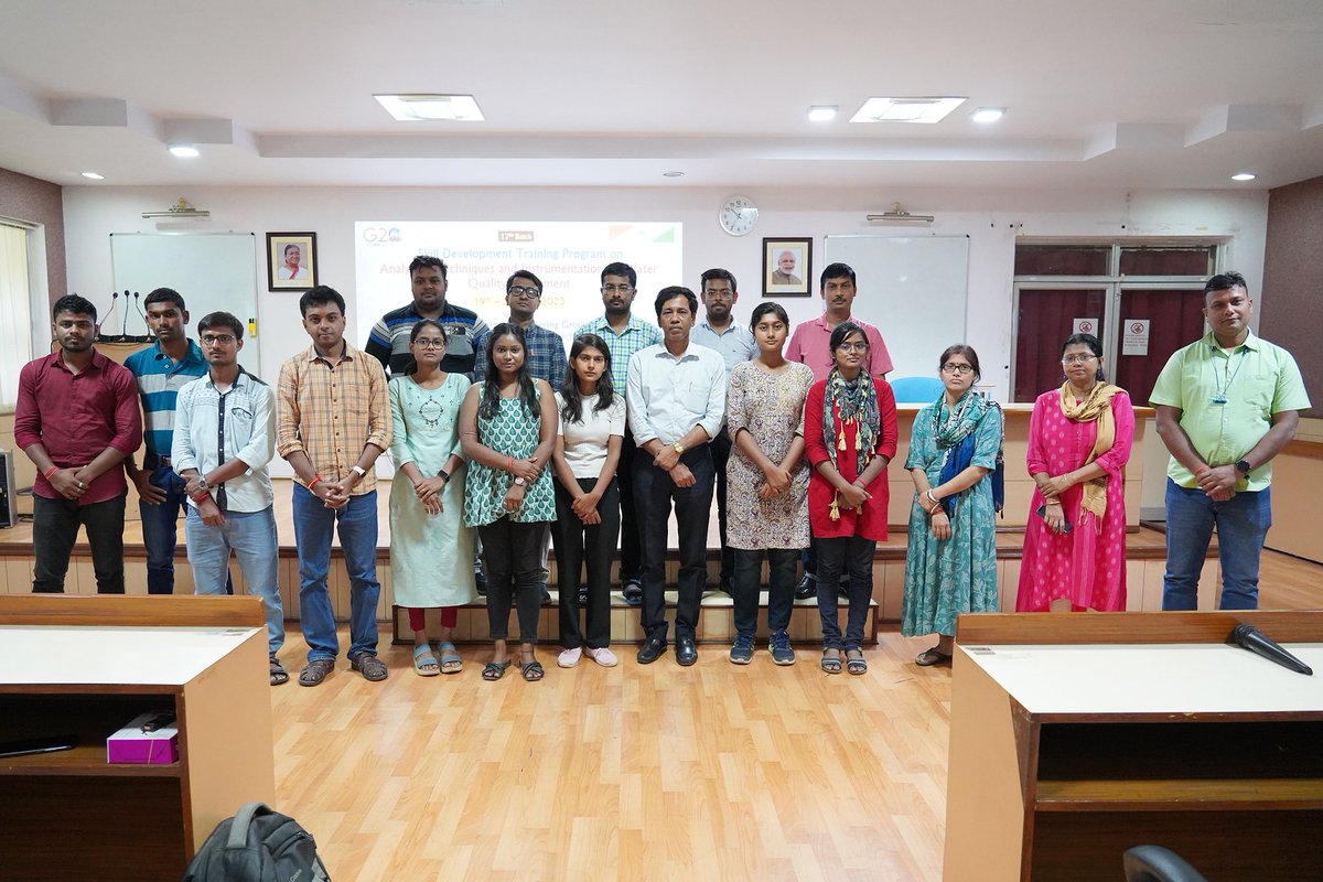 CSIR_CMERI's tweet photo. CSIR-CMERI is organizing a #Skill Development Training Programme on “Analytical Techniques and Instrumentation for Water Quality Assessment” from 19th – 21st July, 2023. Thirteen MSc students from West Bengal and Haryana are attending the programme. https://t.co/wSl4UjARoA