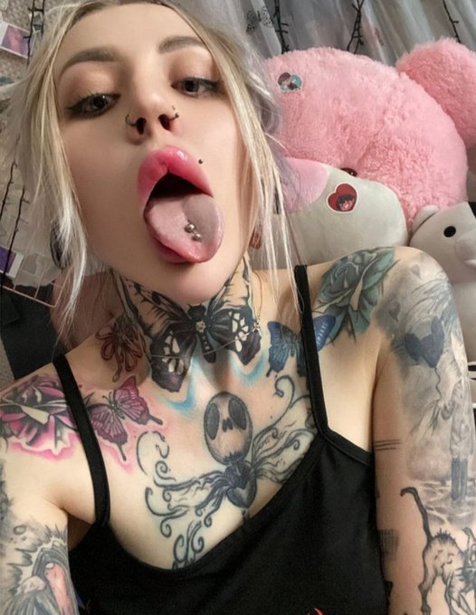 I want you to cum in my mouth. That turns you on, doesn't it? 😏 Let&rsquo;s have some fun in our chat, baby