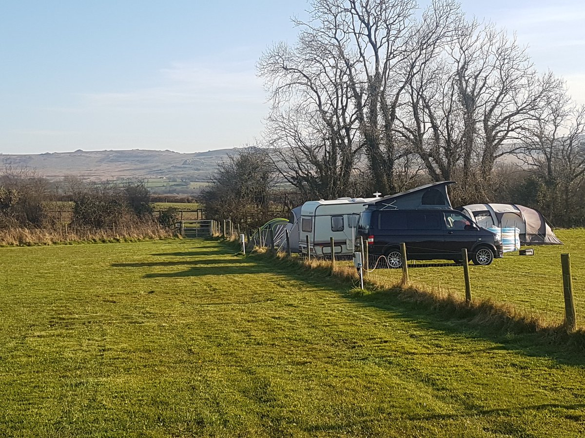 🌾🐴 Dyfed Shire Horse Farm & Campsite is a delightful working farm that offers pitches for caravans & campers. The price of your stay includes free admission to the farm for the entire duration of your visit.
camping-directory.uk/3335 
#Campsite #WorkingFarm #Wales @dyfedShires