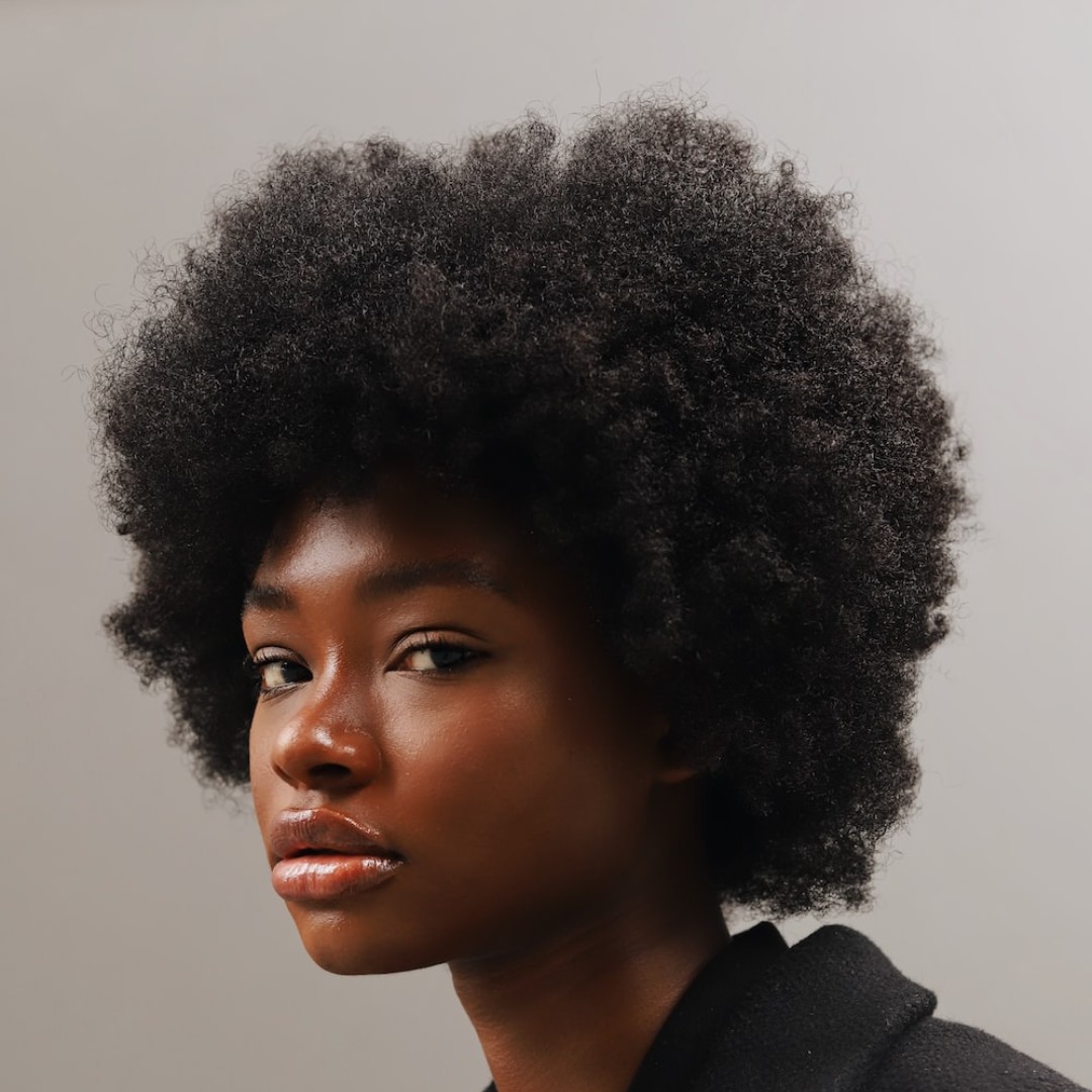 LoveEasydry's tweet photo. 1 Easydry towel is enough to dry and wrap any hair length or hair type – it is especially kind to type 4 hair.  Easydry is a great way to dry hair without damaging the hair cuticle or disturbing the curl pattern. #type4hair #salons #easydry  https://t.co/Q2amfUW4NO https://t.co/JbLKVdflhN
