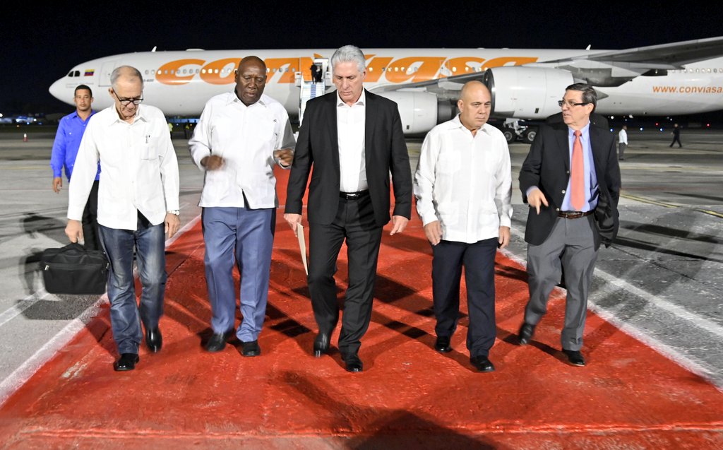 El Primer Secretario del PCC y Presidente de la República, <a href="/DiazCanelB/">Miguel Díaz-Canel Bermúdez</a>, ya está en #Cuba
#CamagüeyJoven
#UnaMejorJuventud