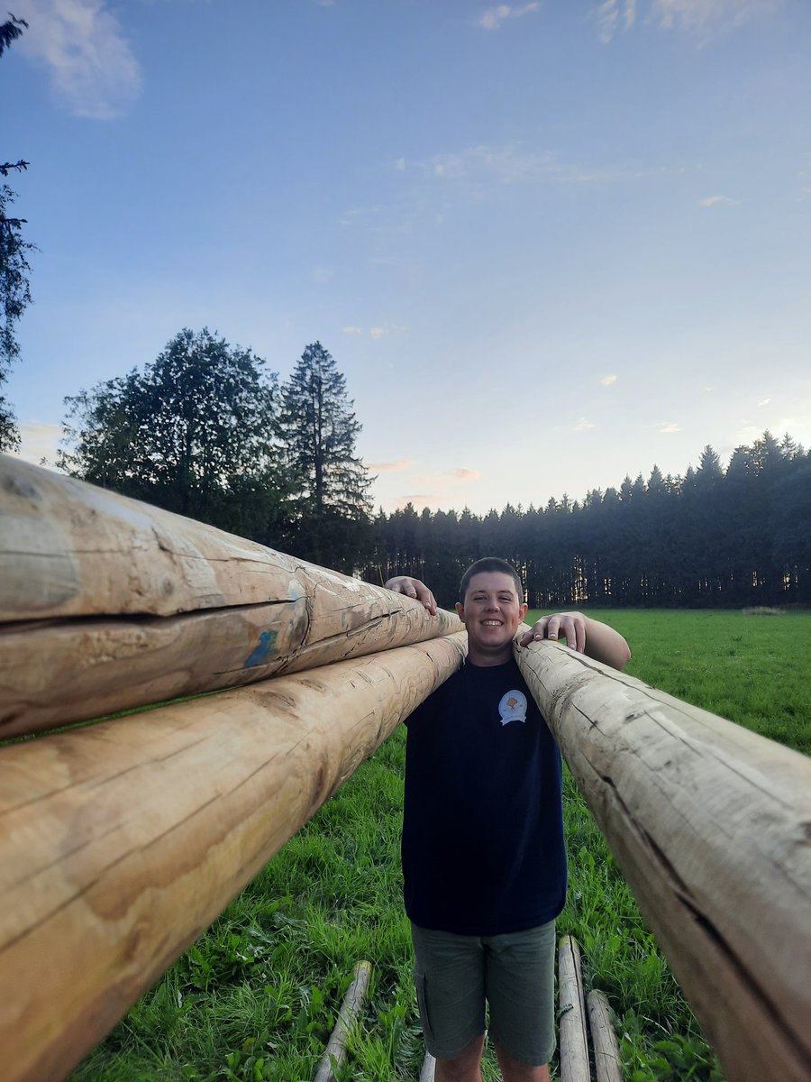 SH_Givers's tweet photo. Dag één van giverkamp is voorbijgeloven! Na de treinrit begonnen de givers met het kamp als de bliksem op te bouwen ⚡️de dag sloten we af met een gezellig kampvuur en een eerste kennismaking met de knuffelmoordmysteries door Teddy Strangler 🧸 https://t.co/4RDQ4aECRd