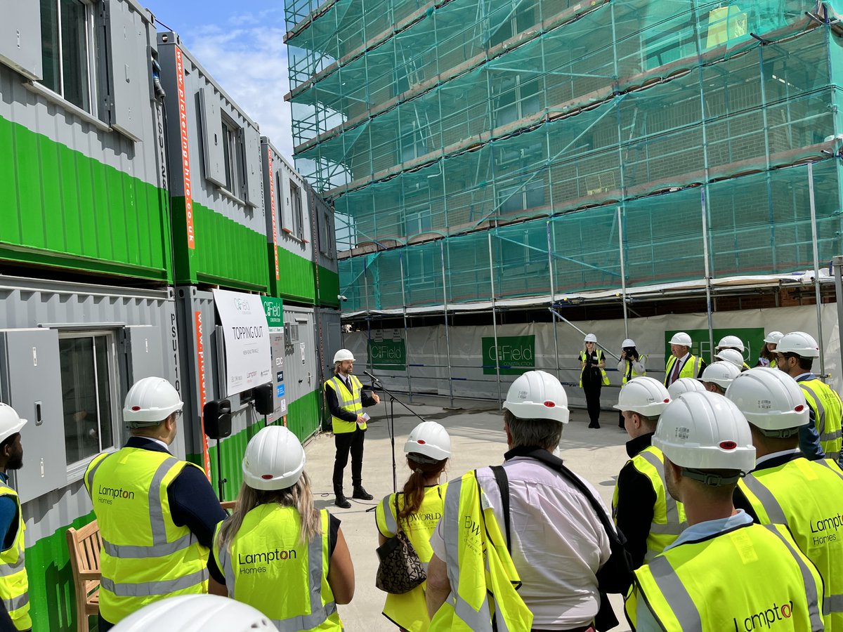 Last week, we were thrilled to mark the topping out of works at New Road Triangle with our partners @LBofHounslow & Lampton Homes 🎉 You can read more about the milestone and new homes below 👇 ecoworldlondon.com/news-and-event…