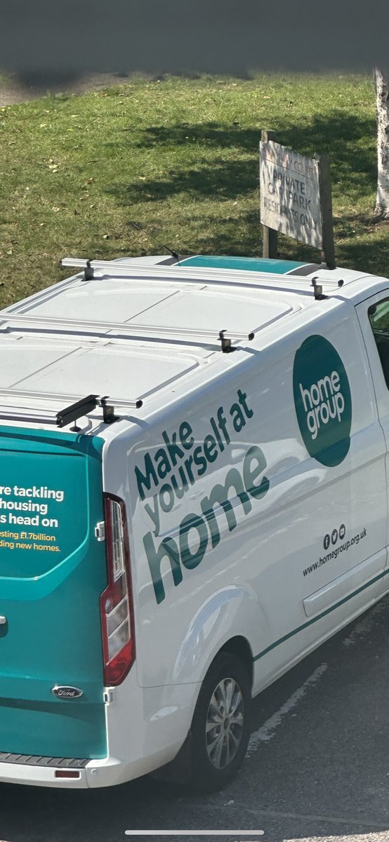 thomasrogears's tweet photo. Ahh @homegroup Van is back like it is everyday. Let’s see if TODAY is the day they tell head office there’s a rubbish problem at their property. Fingers crossed! Me again, would you mind sorting your pollution out please? @ContactKingston @Kingstongreen_ https://t.co/lwD2X227B6