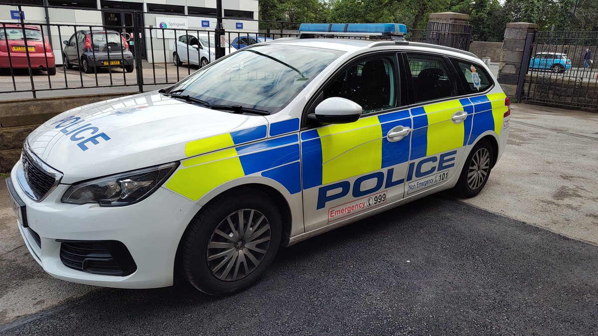grove_road's tweet photo. We've had the police in to talk to Year 6 about staying safe and respectful online. The children were so dependable and asked lots of thought-provoking questions throughout https://t.co/u2Fp8JD3LG