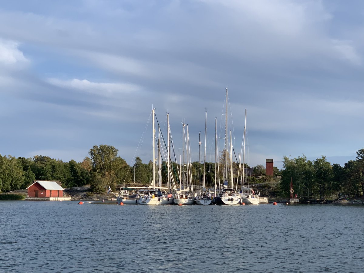 Klo 12 köydet irti #Gullkrona’sta. Matka jatkuu kohti #Brännskär’iä. 

#veneily #loki #saaristo #saaristomeri #Parainen
