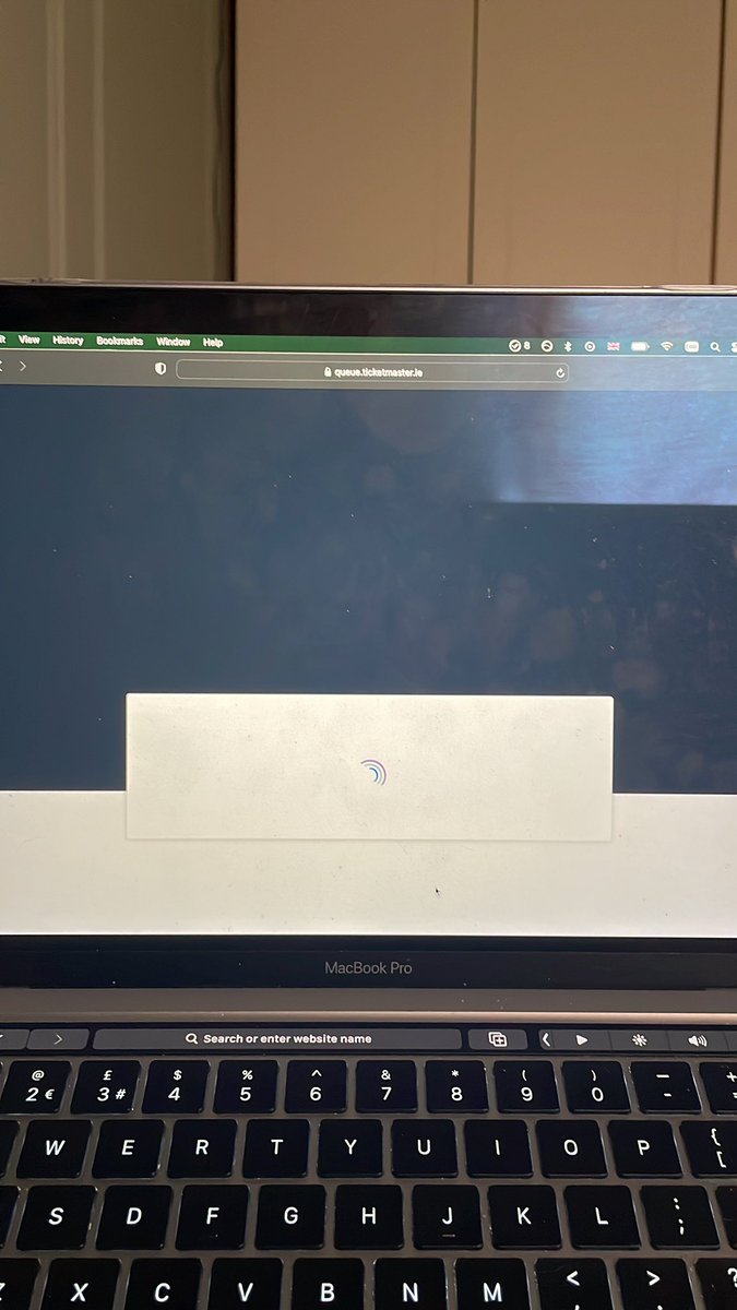 draiochtlive's tweet photo. is this what it looks like when it’s loading bringing u into the waiting room or have i just clicked it so much i crashed it 😭 https://t.co/qoA56W1mHe