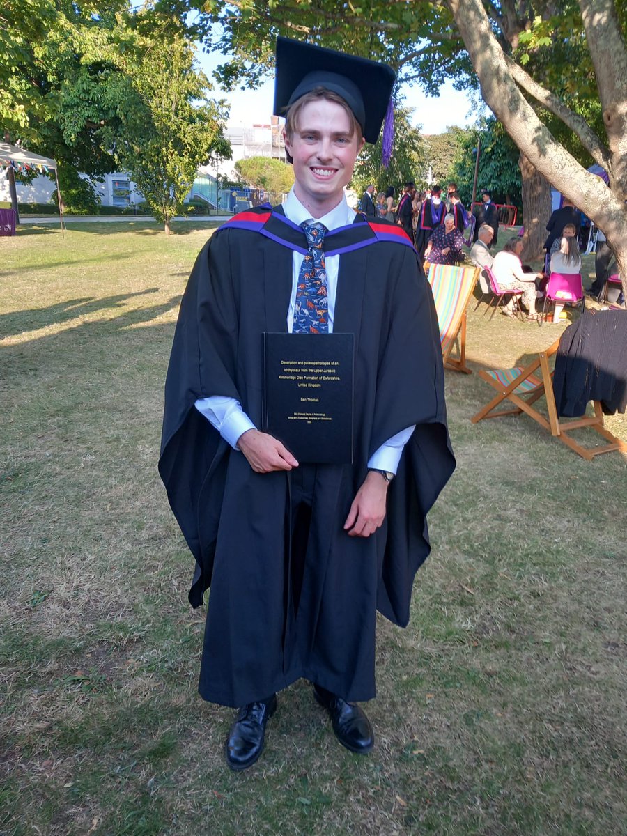 @BenGThomas42 1st Class Honours B.Sc Palaeontology @portsmouthuni and winner Dinosaur Isle Prize for Vertebrate Palaeontology. And You Tuber of course!