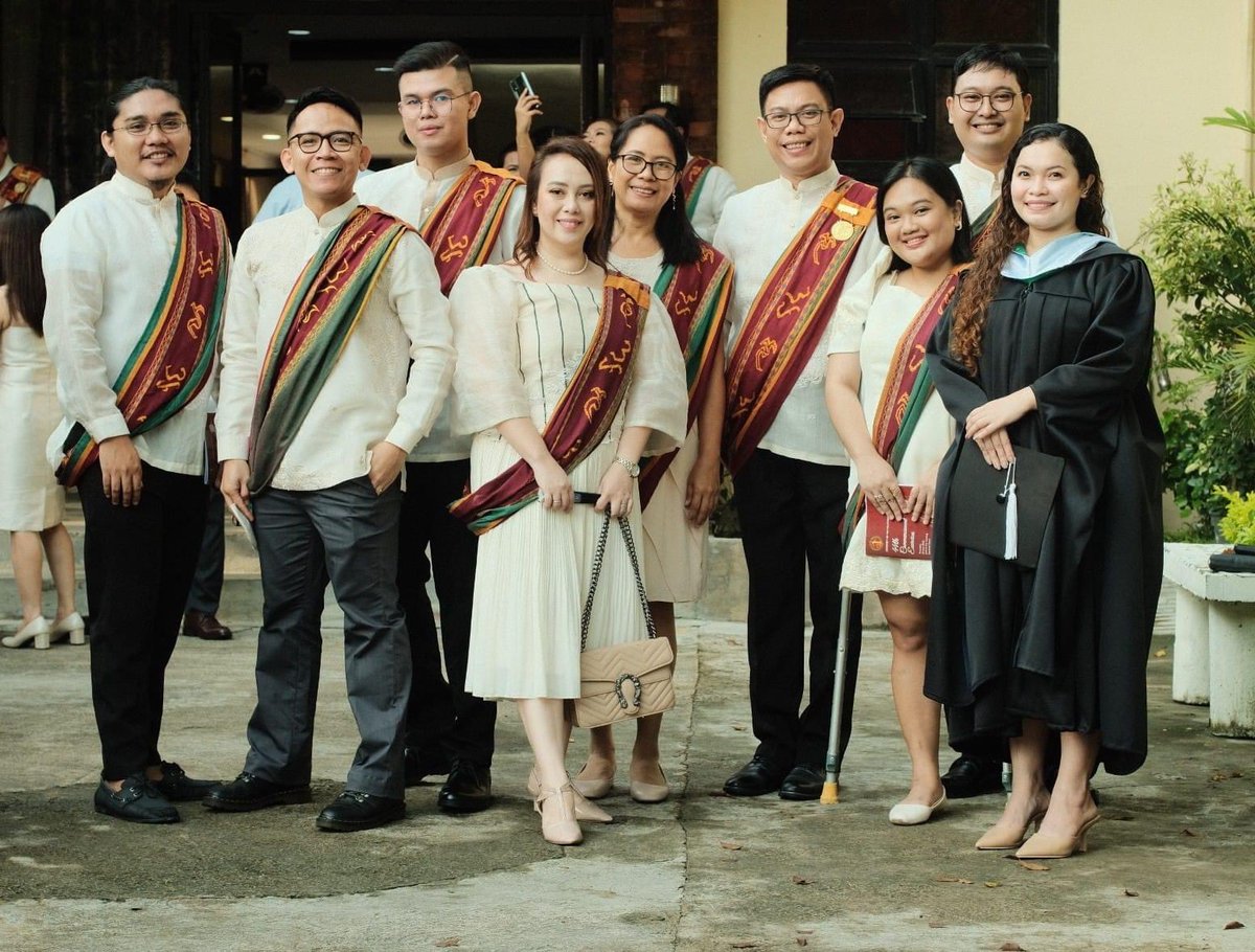 hum_div's tweet photo. The Division of Humanities honors and congratulates the graduates, their parents, families, and everyone who contributed to the success of this graduating class of 2023! 

Padayon, Batch 2023! Continue to serve the people with honor and excellence! https://t.co/mWuB5hGjJ4