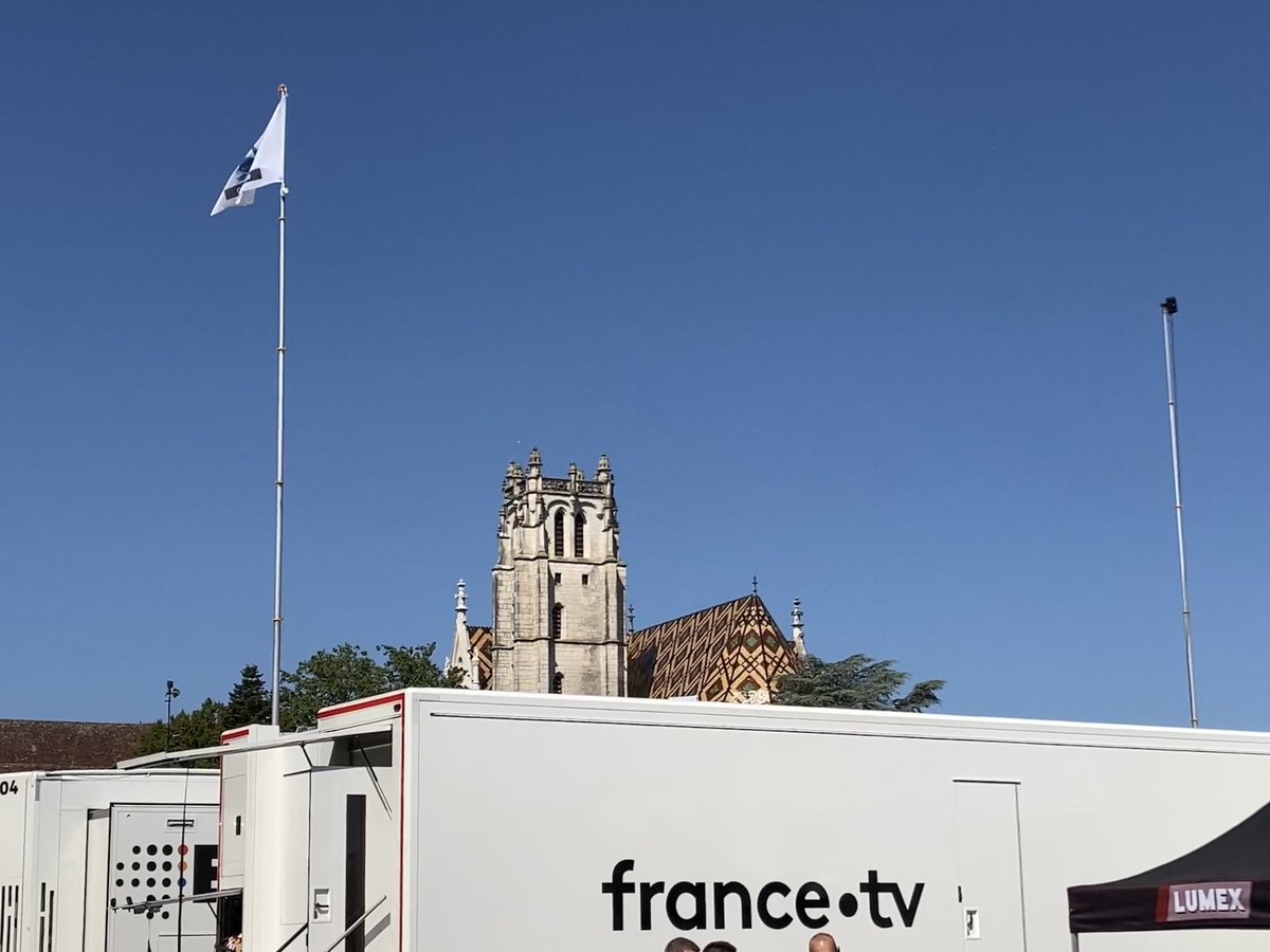 nedlepingouin's tweet photo. À Bourg en Bresse !! https://t.co/QzvO1pEjQK