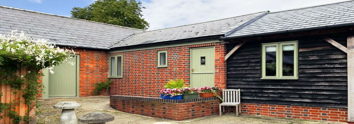 aroundaboutbrit's tweet photo. 🌳 Welcome to Adsdean Farm Holiday Cottages, your haven of tranquillity in the charming village of Funtington near Chichester. 🏡
https://t.co/Q9p6vc67KN
#AdsdeanFarm #HolidayCottages #SouthDowns #CountrysideRetreat #Chichester #Funtington https://t.co/QF2wa3Dfcj