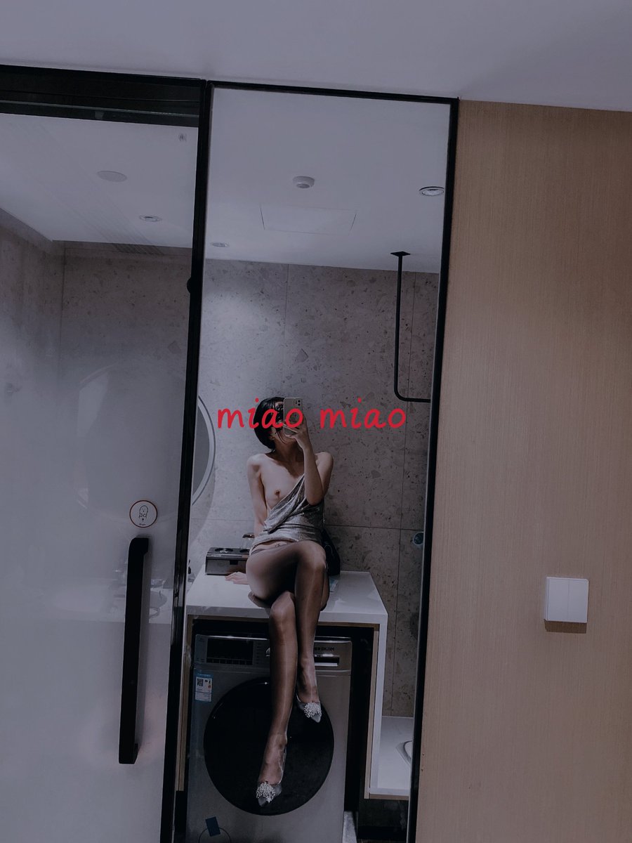 w02408237's tweet photo. 枯萎的花朵需要灌溉啦，请问该穿哪一双呢？

#北京  #女王  #上海  #昆明丝足 https://t.co/tSaNdQsEeF