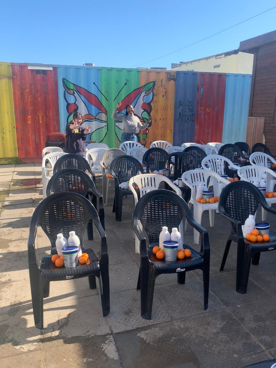 RainbowsMeet's tweet photo. Our volunteers continue to prepare food baskets with a smile every week, bringing comfort to the elderly. 🧺✨ Your generosity brightens their days and strengthens our commitment to intergenerational solidarity. #DedicatedVolunteers #ElderlySupport #HeartwarmingSmiles #FoodAid 😊 https://t.co/3Zf7xV9GQn