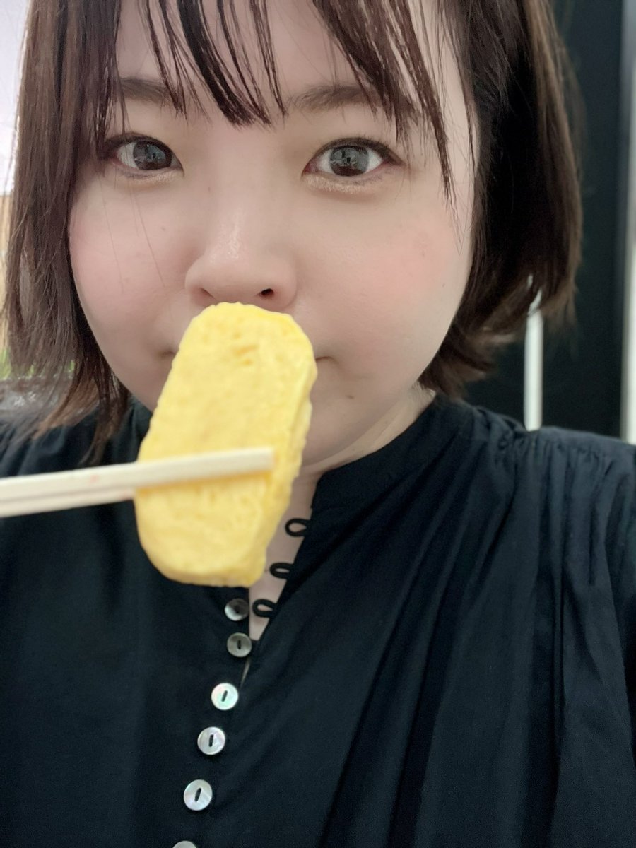 amane_ten1219's tweet photo. 夏バテ予防。
京風だし巻き
しそおにぎり
じゃこと鮭たらこ🍙
完璧だっ✨
#お昼ご飯
#京都駅グルメ
#harvs
#おにぎり https://t.co/nqYClD0szc